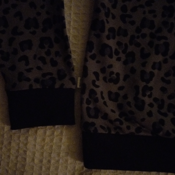 NWT Women's Puma Pull-over Hoodie - Picture 8 of 16